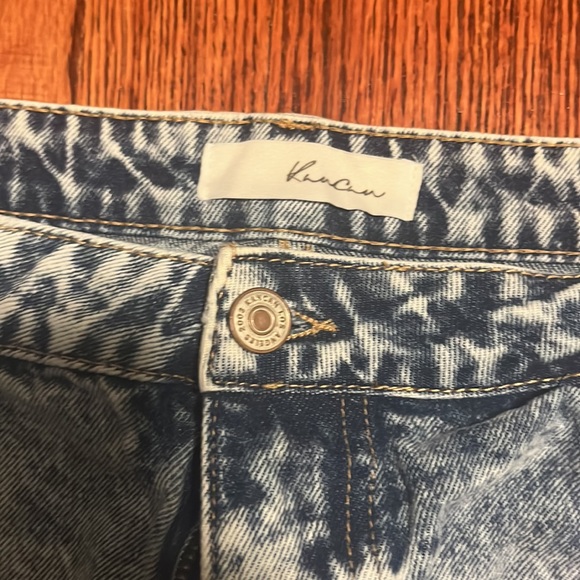 Women’s kancan distressed jeans - Picture 3 of 4